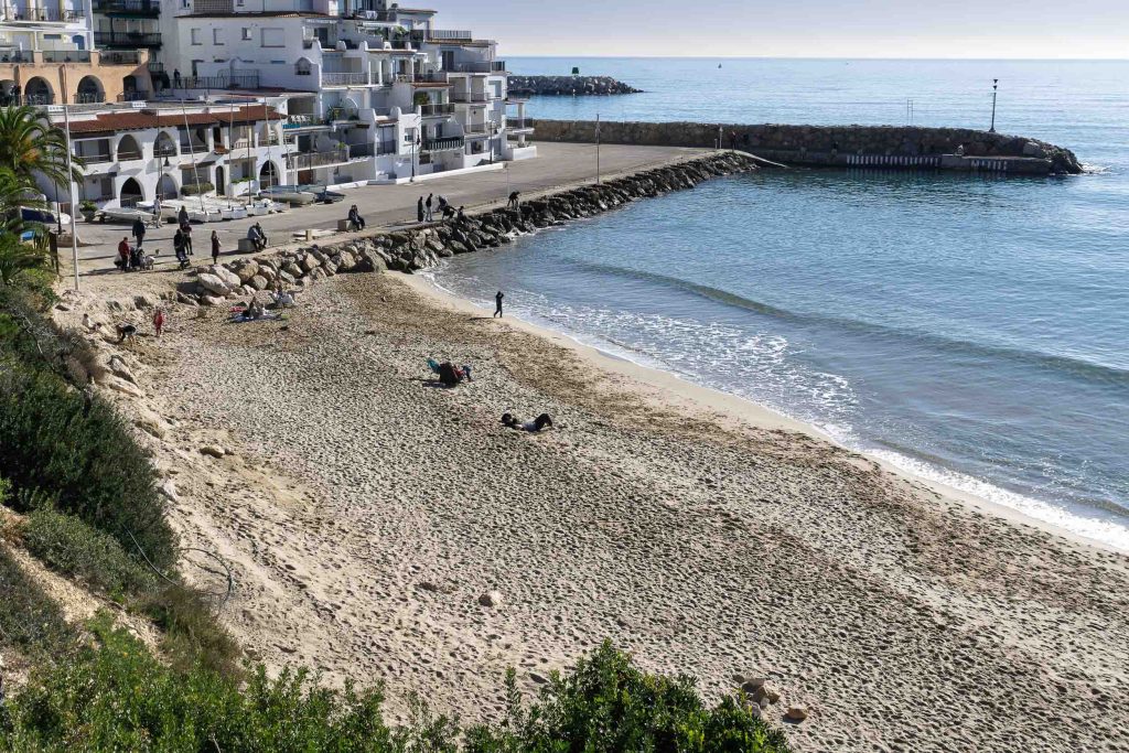 El Roc de Sant Gaietà. Apartamentos a unos pocos metros del mar.